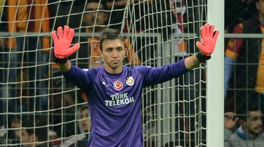 Muslera Barcelona'nın listesinde