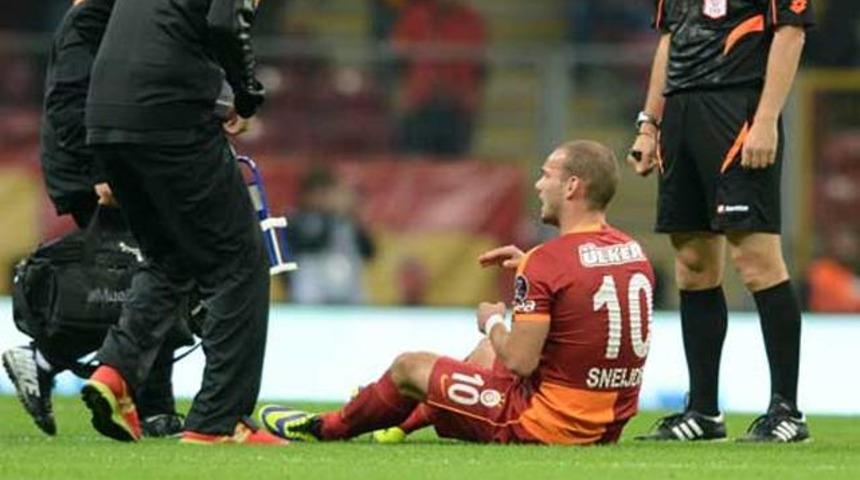 Galatasaray'da &ccedil;ifte şok!!