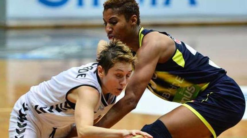 Fenerbah&ccedil;e derbide &lsquo;farklı&rsquo; g&uuml;ld&uuml;!