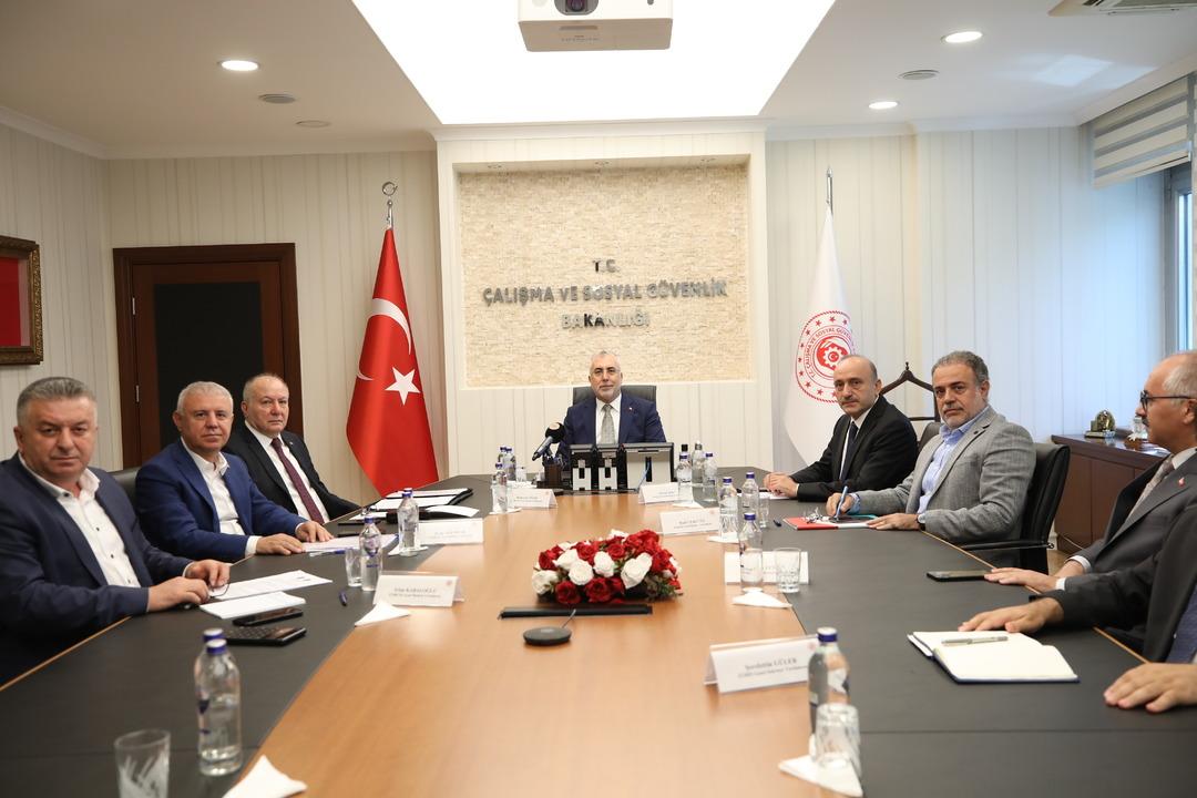 600 bin işçiyi ilgilendiren toplu sözleşmede son karar! Hükümet üçüncü zam teklifini duyurdu 6