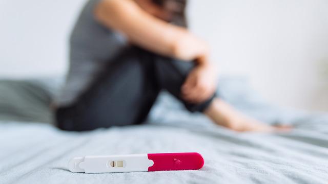 Kısırlık sadece kadına özgü değildir! Açıklanamayan kısırlık nedir? Kısırlığın tedavisi var mı? Uzmandan uyarılar...