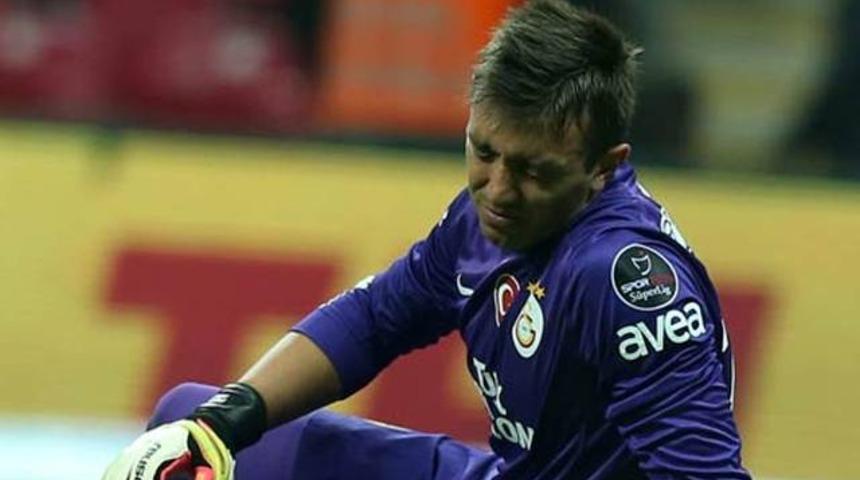 Muslera derbide oynamıyor!