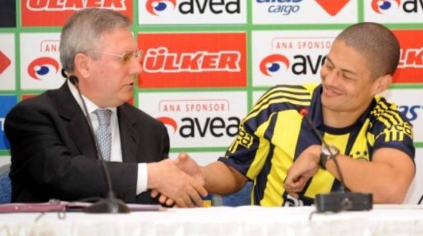 Alex’ten Aziz Yıldırım’a tebrik!