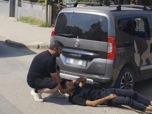 Kamyonetle çarpışan motosiklet sürücüsü yaralandı