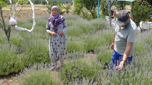 Hobi olarak başladılar şimdi internetten de satıyorlar