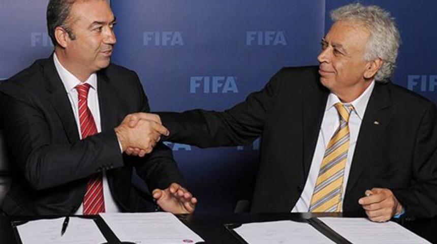 Kıbrıs'ta "futbol" anlaşması