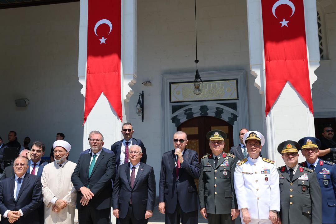Kurdeleleri komutanlar kesti! MSÜ yerleşkelerinde camiler açıldı, Cumhurbaşkanı Erdoğan tek tek bağlandı 9