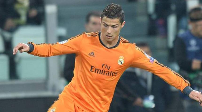 Ronaldo Messi'nin rekorunu kırdı!