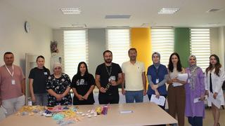 Moral oldular: ‘Yaşamın Kıyısında Kadın Desteği' projesi ile kadın refakatçilere el işi kursu verildi...