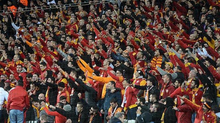 &Uuml;&ccedil; Galatasaray taraftarı tutuklandı
