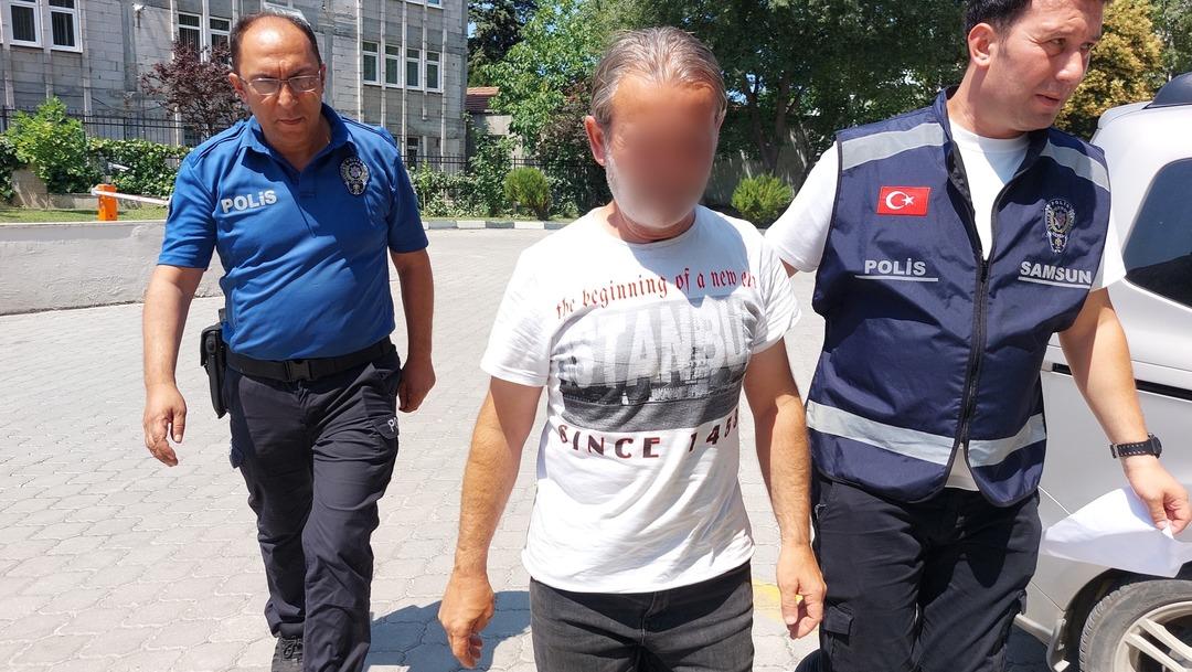 Samsun da park halindeki otomobilin üzerine battaniye örtüp ateşe verdi!  Cinlerin yaktırdığını  iddia etti 1