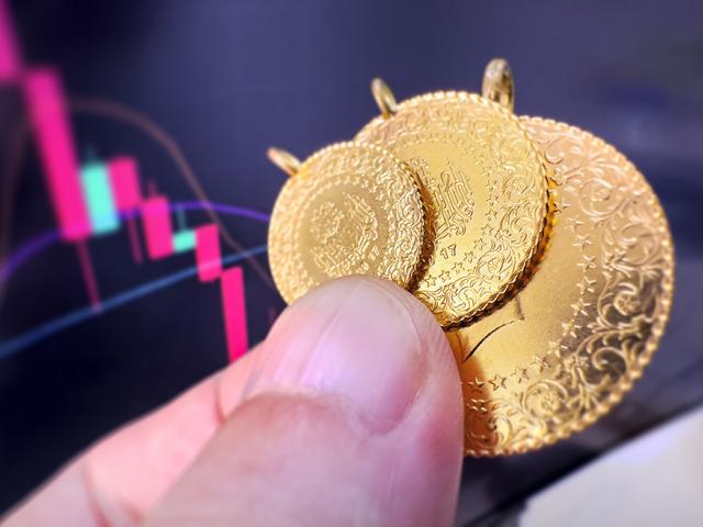 'Panik yapan zarar etti' İslam Memiş tek tek anlattı: Altın, dolar, borsa... 