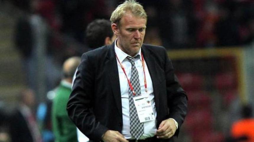 Robert Prosinecki istifa etti