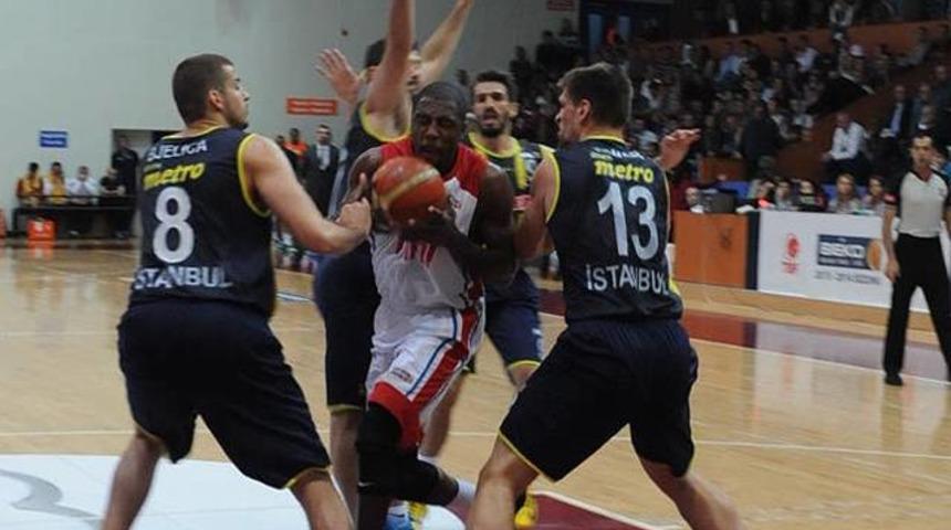 Fenerbah&ccedil;e &Uuml;lker yıkıldı