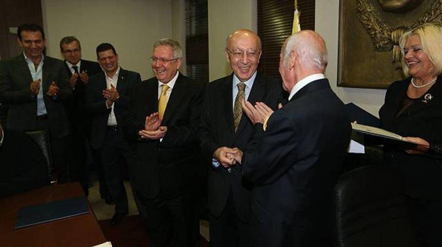 Fenerbah&ccedil;e y&ouml;netimi mazbatasını aldı