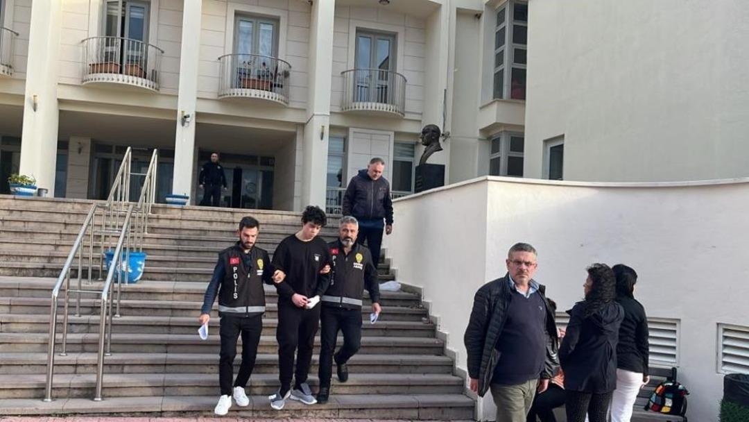 Cani evlat annesinin boğazını keserek öldürmüştü! 24 yıl hapis cezası aldı 2