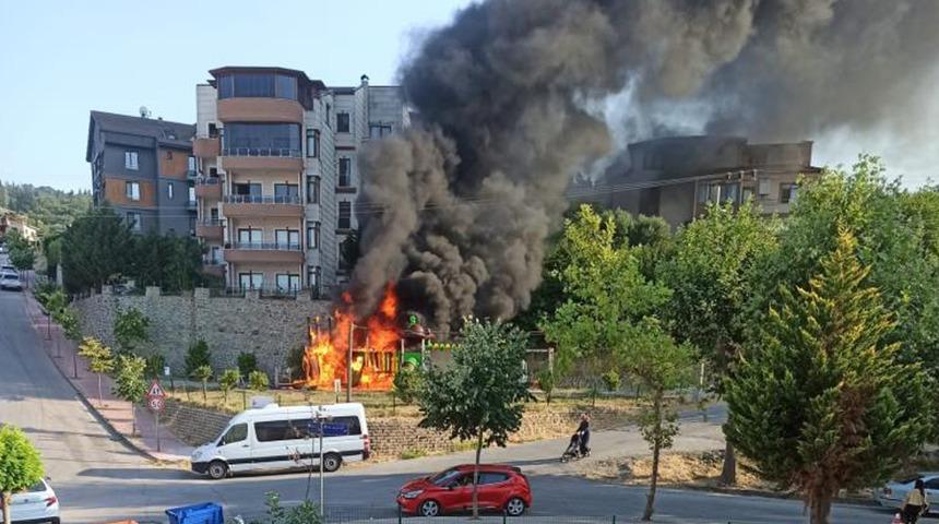 Kocaeli’de çocuk parkı alev topuna döndü