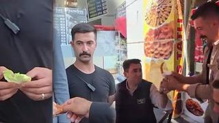 Polis memurunun maruluna çiğ köfte koymayı unutmuştu! Vali Aygöl, İşi tatlıya bağladık diyerek tatlı ikram etti