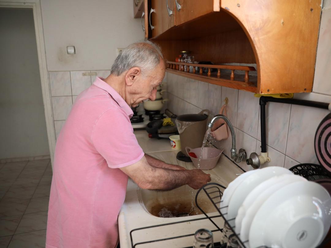 71 yaşındaki dedenin bir imzayla yaşamı kabusa döndü! 2 torunuyla birlikte sokakta kalmak üzere 1