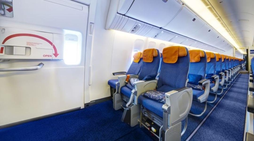 Yolcu yüzünden pilot acil iniş yaptı! Kapıyı açmaya çalışırken... 2