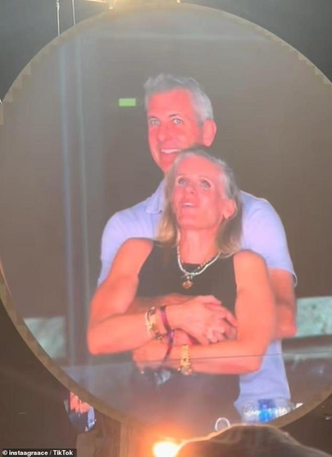 Konserde yasak aşkıyla yakalanmıştı! Ünlü şirketin CEO su ilk kez konuştu! Her şeyi kabul etti... 1