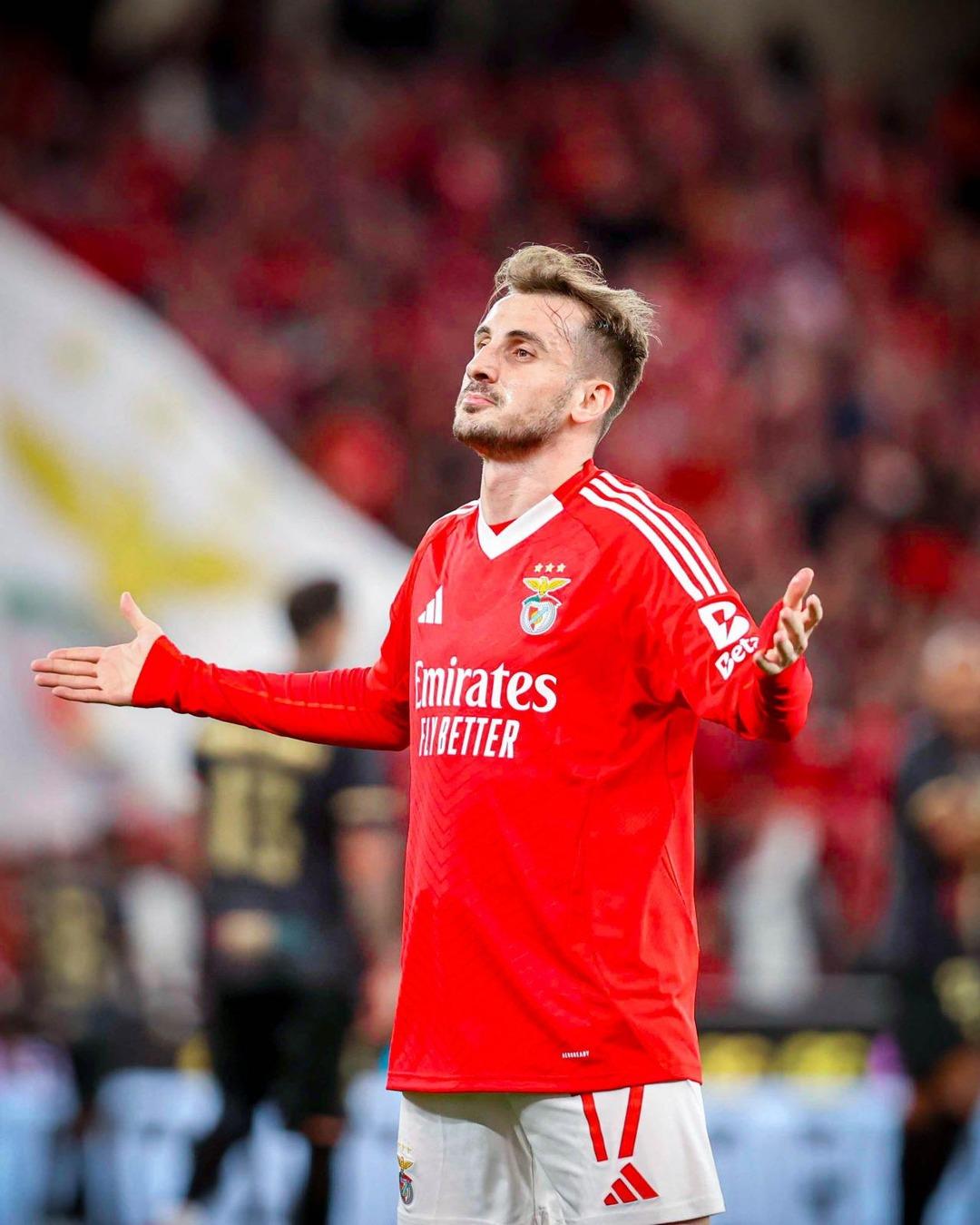 Ezeli rakipler Fenerbahçe ve Beşiktaş Kerem Aktürkoğlu için karşı karşıya! Benfica satışa hazır durumda... 4