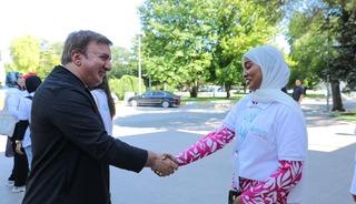 Vali Aydoğdu 12 farklı ülkeden Erzincan'a gelen 14 öğrenciyi ağırladı