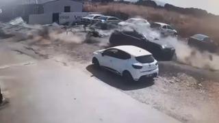 60 metrelik kule vinç böyle devrildi: Sahada çalışan Suriyeliler savaş çıktı zannetti!