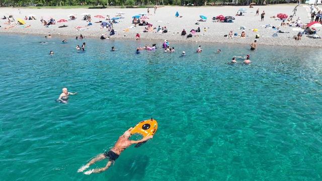 Konyaaltı Sahili'nde İnsansız Robot Cankurtaran iş başında