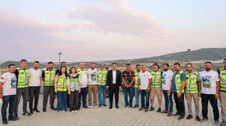 Vali Faik Oktay Sözer, motosiklet tutkunlarıyla buluştu