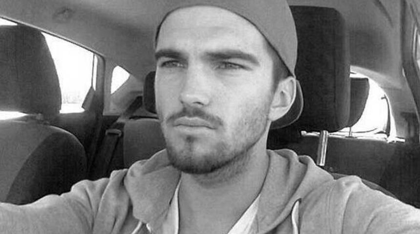 Sahada kalbine yenik d&uuml;şt&uuml;