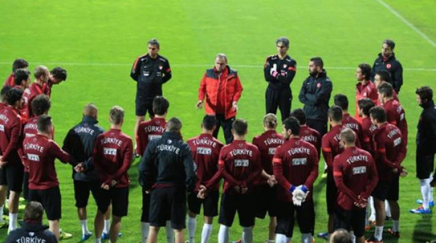 "Gurur duyulacak bir milli takım oluşturacağız"