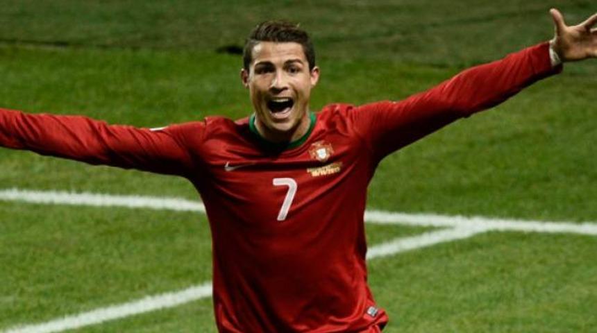 Ibrahimovic: 2 - Ronaldo: 3