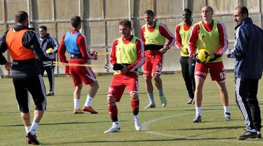 Roberto Carlos'tan Galatasaray'a gözdağı