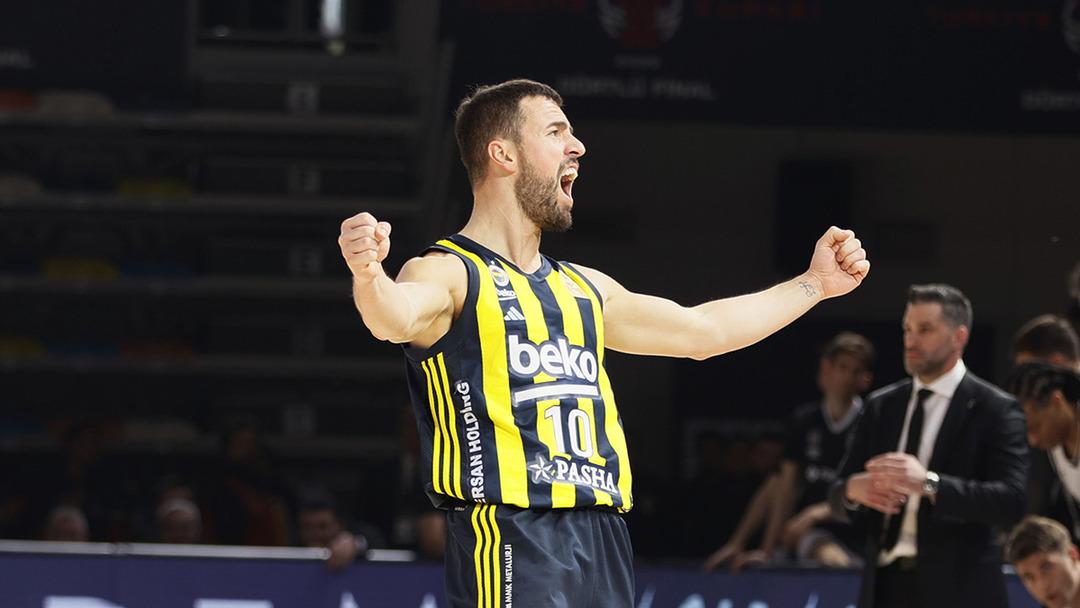 Melih Mahmutoğlu bir yıl daha Fenerbahçe Beko’da! 1