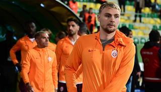 Galatasaray'da şapka krizi boy gösterdi...
