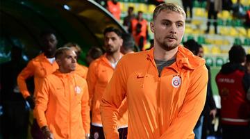 Galatasaray'da Victor Nelsson istenmeyen adam ilan edildi! Şapka krizi boy gösterdi...