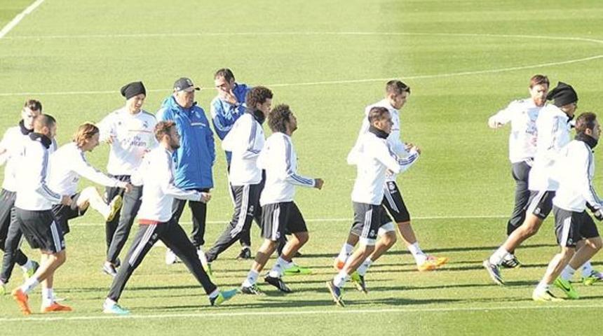 Real Madrid sakata geldi!