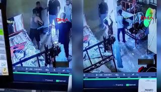  İnfial yaratan görüntüler: Küçük çocuğu alıkoyup darp ettiler
