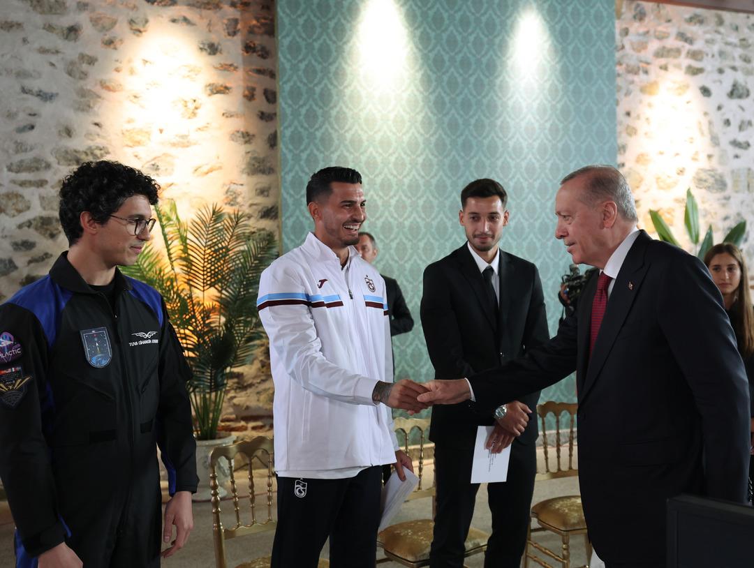 Cumhurbaşkanı Erdoğan net konuştu! "Gençlerimizin zehirlenmesine müsaade etmeyeceğiz" 3