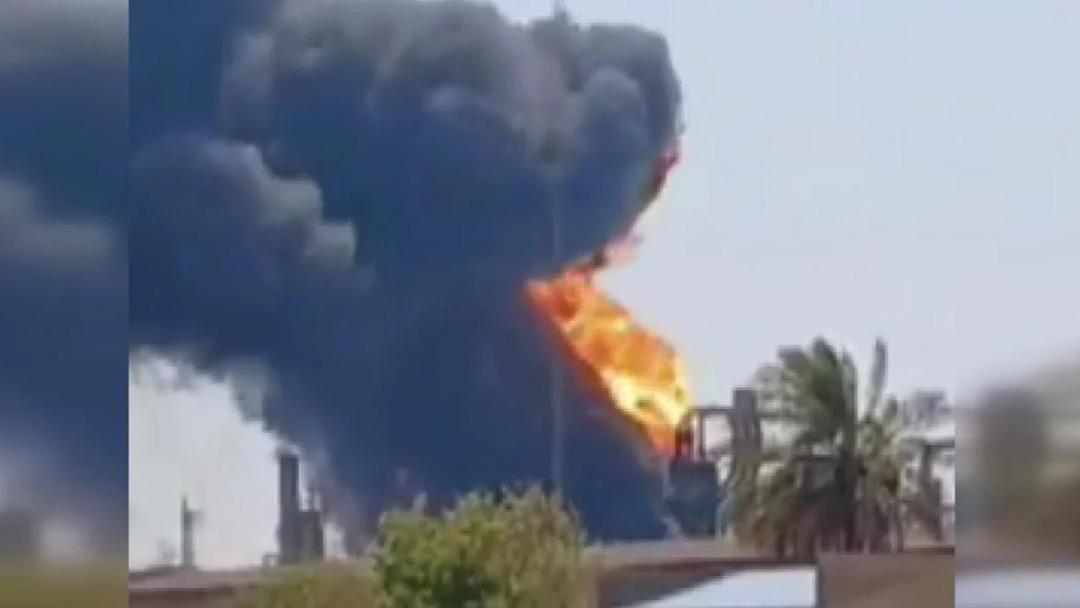 İran ın Abadan kentindeki petrol rafinerisinde yangın: 1 ölü 1
