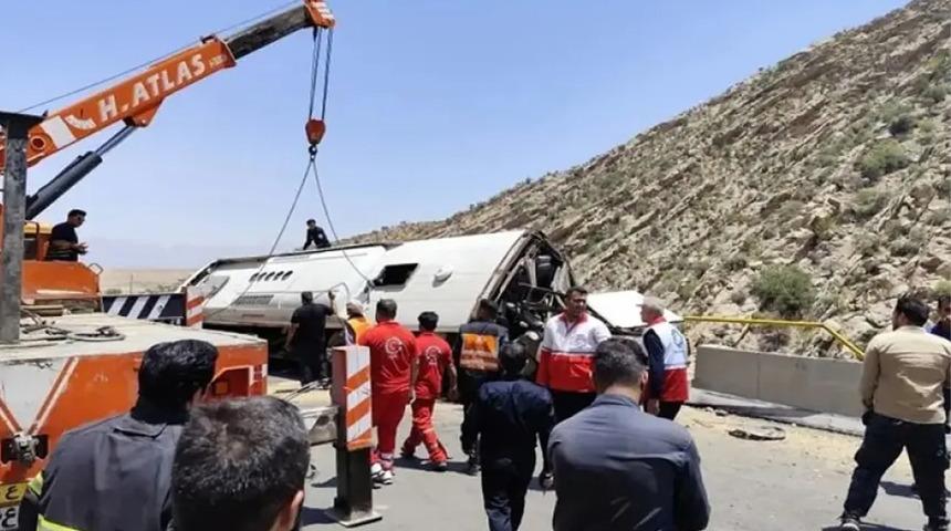 İran'da katliam gibi kaza! : 21 kişi öldü, 34 kişi yaralandı!