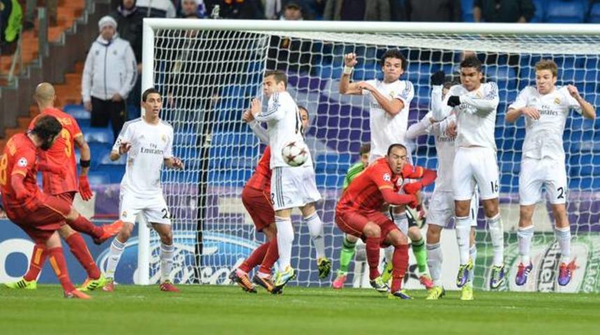 Şok karar! Galatasaray'da 3 ismin bileti kesildi