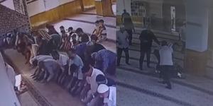 Camide vahşet! Namaz kılarken defalarca bıçakladı, sinir krizi geçirdiler