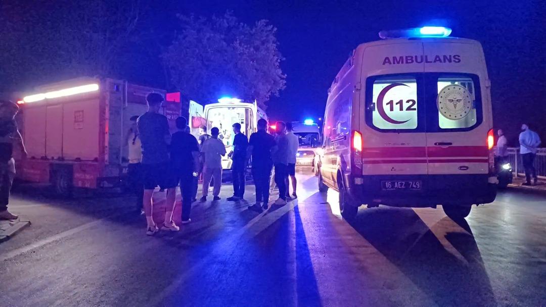 1200xauto Bursa'da gece yarısı can pazarı! Kırmızı ışık ihlalinin sonucu feci oldu: Çok sayıda yaralı var