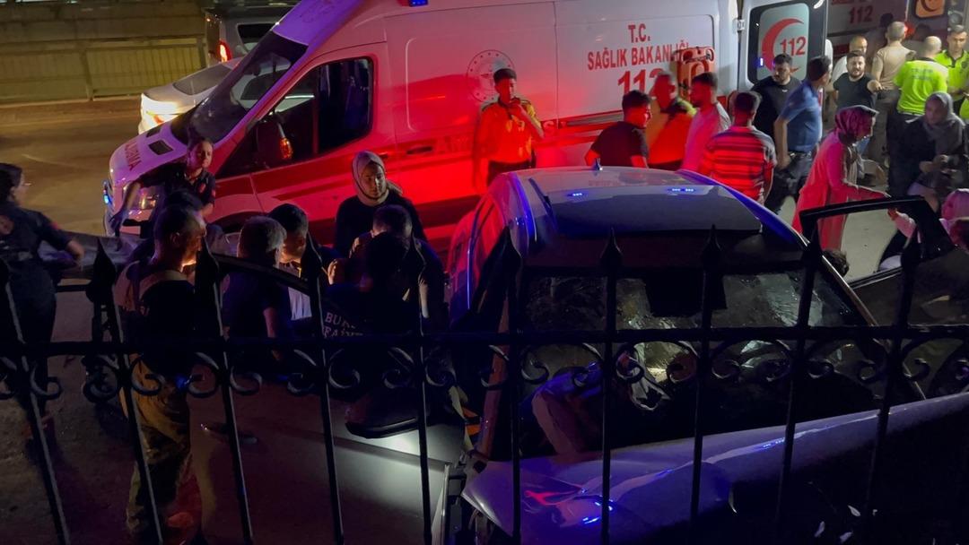 1200xauto Bursa'da gece yarısı can pazarı! Kırmızı ışık ihlalinin sonucu feci oldu: Çok sayıda yaralı var