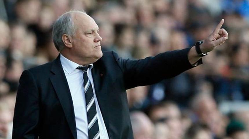 Fulham Martin Jol ile yollarını ayırdı