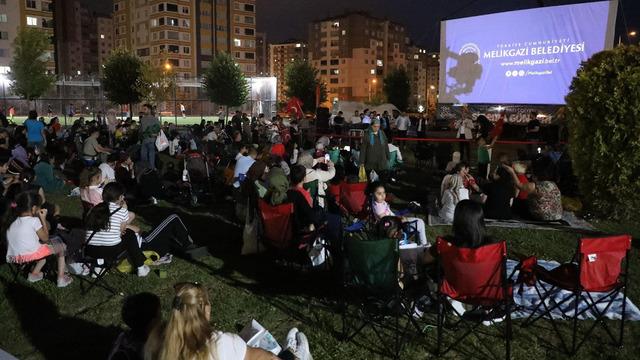 Melikgazi Belediye Başkanı Palancıoğlu: Açık hava sinema günlerimiz ilerleyen günlerde devam edecek