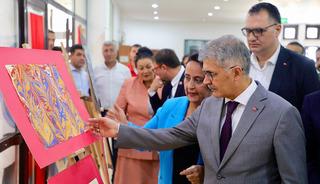 “Sanatın Sesini Duyuyor, Sanat ile Konuşuyoruz”