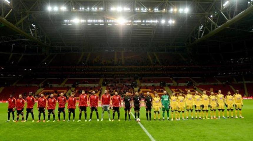 T&uuml;rk Telekom Arena'da istifa sesleri